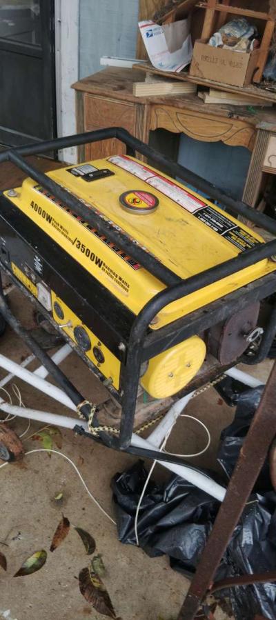 Champion 4500W Generator - Thumbnail 3