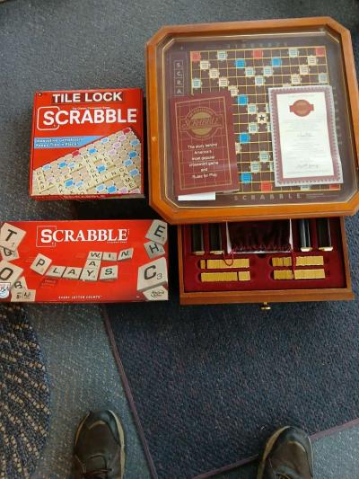 Hugh lot of professional Art Supplies - Thumbnail 3