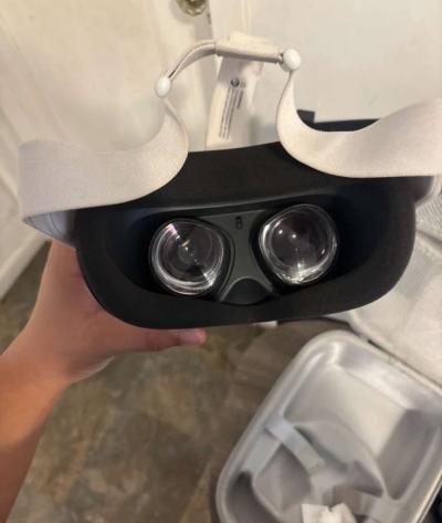 Meta quest 2 - Thumbnail 3