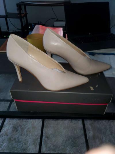Vince camuto womans heels size 8