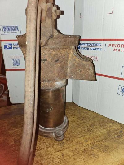 F e myers hand pump - Thumbnail 3