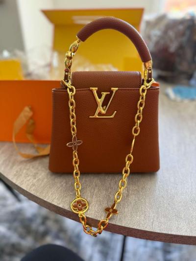 LV Purse - Thumbnail 6