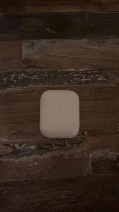 Apple AirPods with Wireless Charging Case 2nd Generation - Thumbnail 4