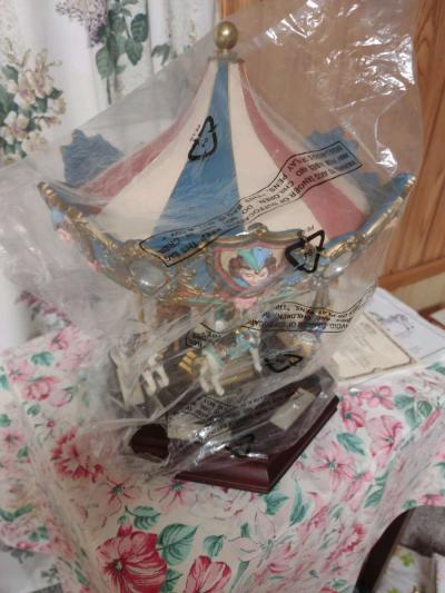 Limited Edition Carousel - Thumbnail 3