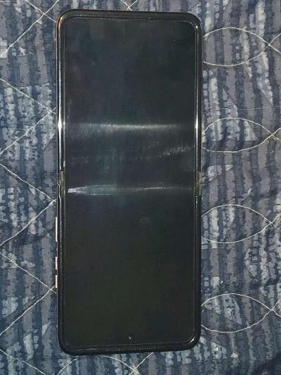 motarola Razr 2025 8 gb ram 128gb memory - Thumbnail 3