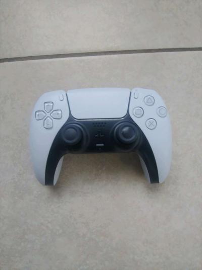 PlayStation 5 controller