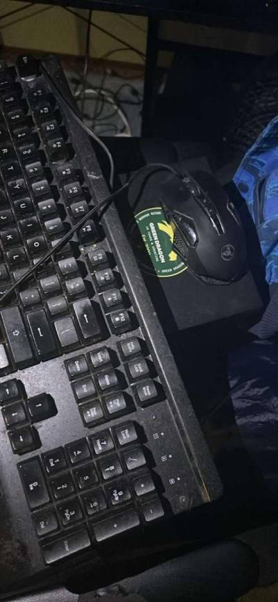 pc gaming desk - Thumbnail 5