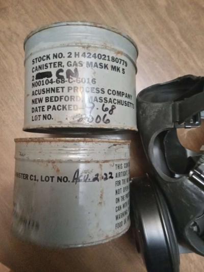 US Navy Mark V Gas Mask  USN Adjustable  with bag and extras - Thumbnail 5