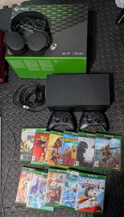 Xbox Series X - Thumbnail 1