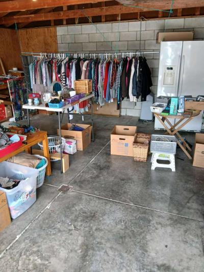 All House furniture beds dressers tables dishes - Thumbnail 6