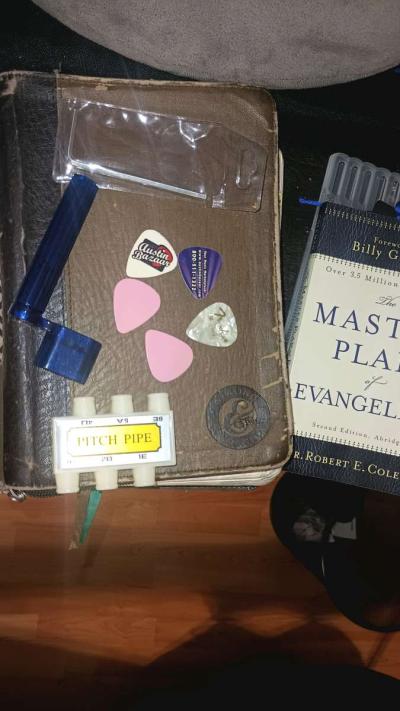 Pink Guitar with Case and Tools - Thumbnail 4