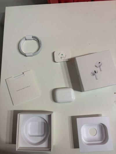 AirPod pro 2 - Thumbnail 3