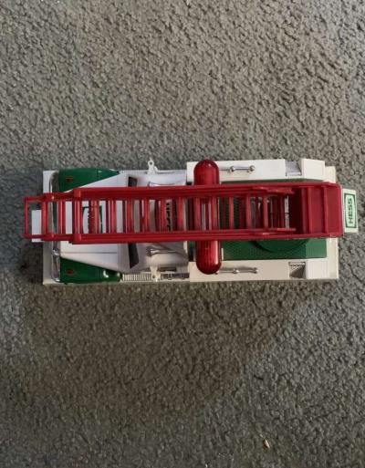 1994 HESS RESCUE TRUCK wlights  sound openbox see details be - Thumbnail 4