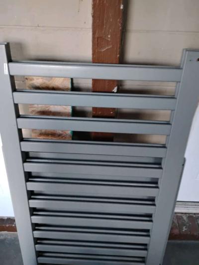 baby crib and brand new mattress - Thumbnail 2