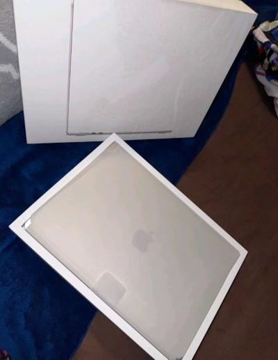 brand new 2024 MacBook air m3 15inch - Thumbnail 2