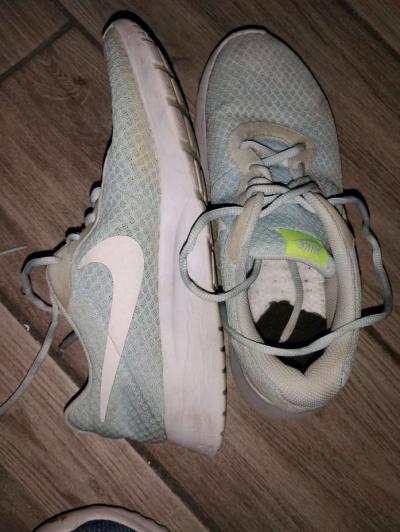 tennis shoes - Thumbnail 3