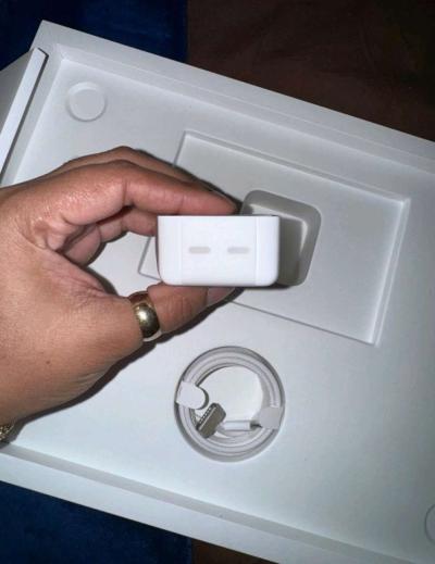 brand new 2024 MacBook air m3 15inch - Thumbnail 5