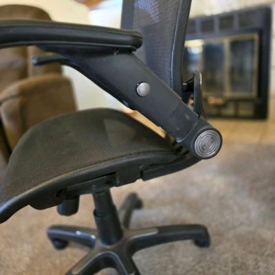 MARS Black Vented Mesh Office chair - Thumbnail 2
