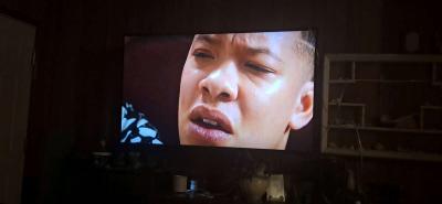 65 inch led roku smart tv - Thumbnail 2