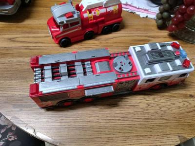 set of 3 fire engines 3 separate fire trucks movable parts n - Thumbnail 2