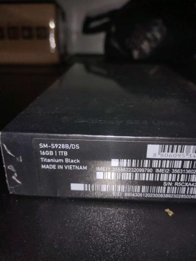 Samsung Galaxy S24 ULTRA UNLOCKED - Thumbnail 3