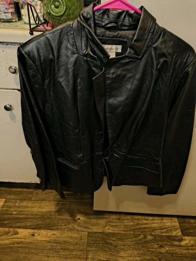two different leather coats brand new - Thumbnail 2