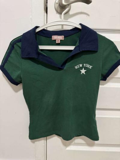 Dark Green Short Sleeve Polo Shirt with Navy Blue Collar