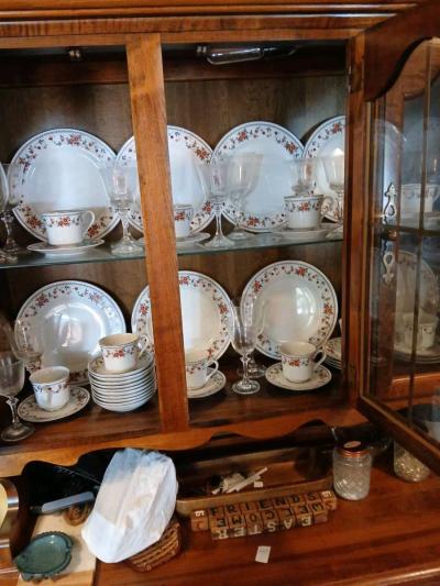 All House furniture beds dressers tables dishes - Thumbnail 4