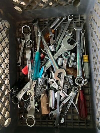 box of tools - Thumbnail 1