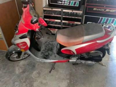2015 Moped - Thumbnail 2