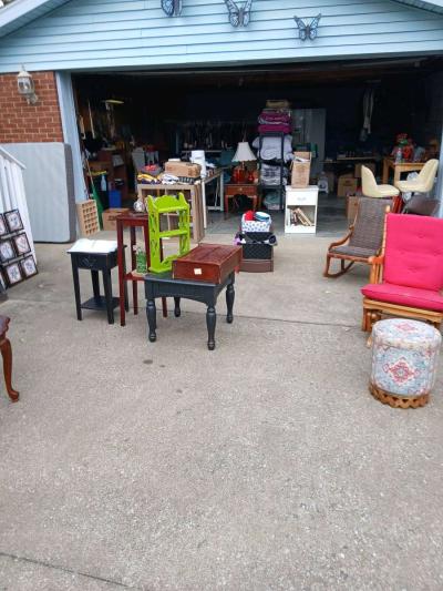 liquidation of all home furnishings clothing dressers art - Thumbnail 4