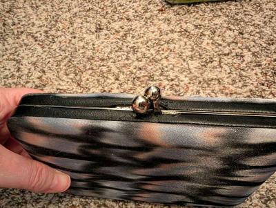 Black and gray with a hint of pink wallet - Thumbnail 5