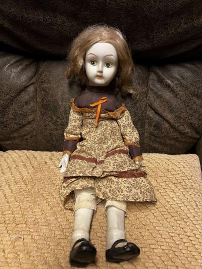 antique porcelain doll - Thumbnail 2