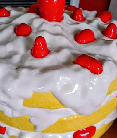 Vintage Strawberry Shortcake Cake Plate stand and dome - Thumbnail 5
