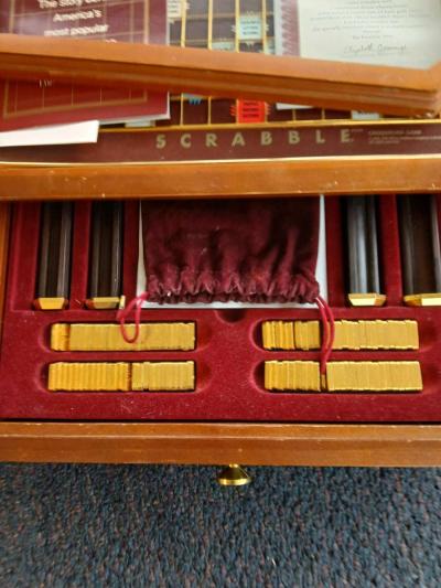 Hugh lot of professional Art Supplies - Thumbnail 4