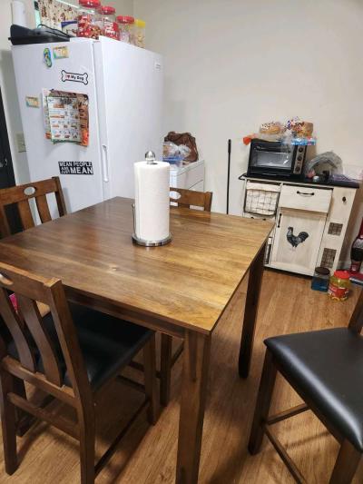 table and chairs - Thumbnail 2