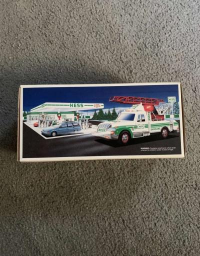 1994 HESS RESCUE TRUCK wlights  sound openbox see details be - Thumbnail 1