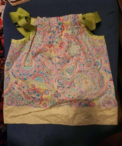 Girl dress with green ribbon straps - Thumbnail 2