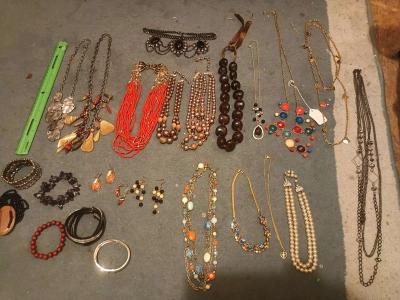 costume jewelry - Thumbnail 1