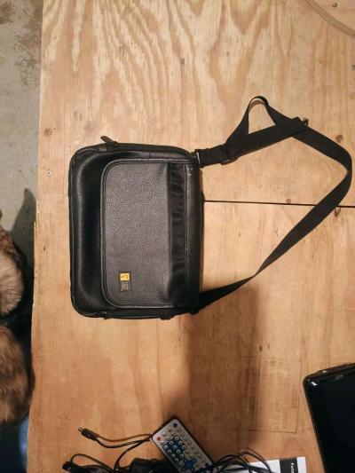 Portable DVD Player - Thumbnail 5