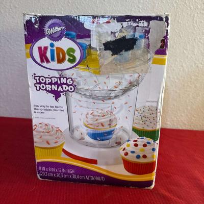 Wilton Kids Topping Tornado DAMAGE BOX ITEM IS NEW - Thumbnail 3