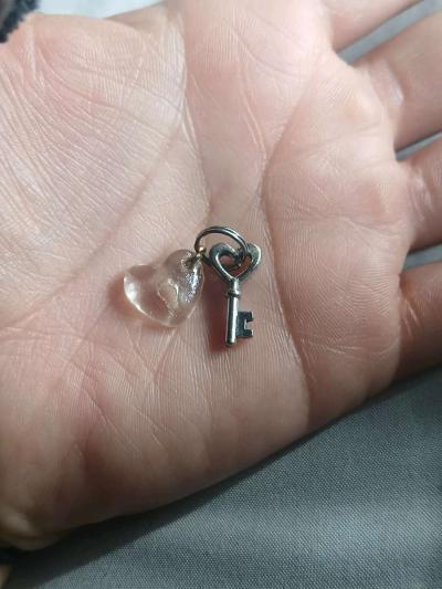 Handmade glass heart with lock keychain - Thumbnail 2