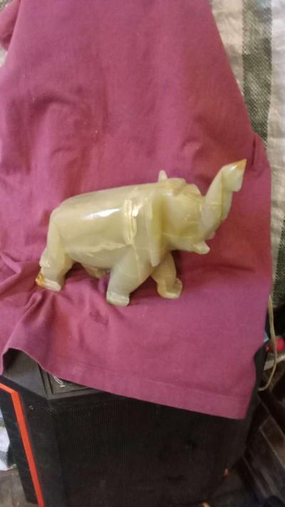 Green Onyx Elephant Figurine  Hand Carved Stone Decor - Thumbnail 4