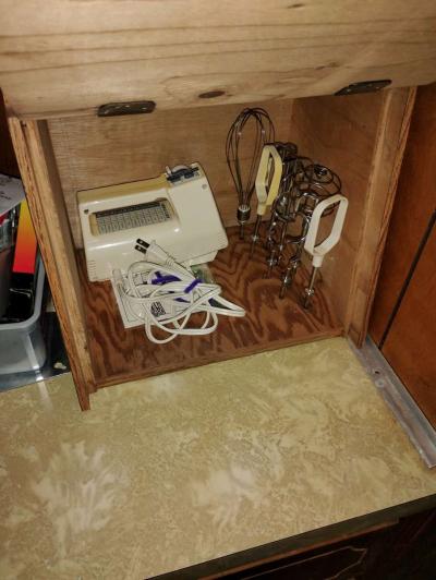 Robeson Professional 10 Speed Portable Electric Mixer models - Thumbnail 2