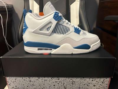 Air Jordan Retro 4s - Thumbnail 2