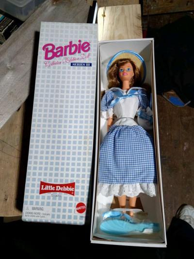 Limited edition Little Debbie Barbie Dolla - Thumbnail 5