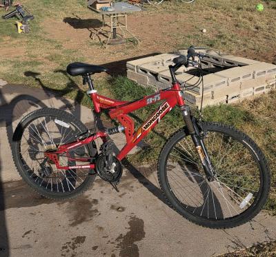 Mongoose XR75 Mtn Bike - Thumbnail 1