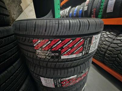 Vantage UHP 225 40zR18 92WXL - Thumbnail 2