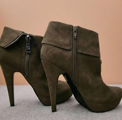 Womens GBG Los Angeles Hazel Greenish Brown suede size 9 ank - Thumbnail 2