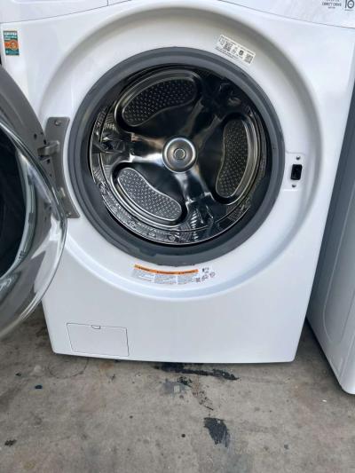 lg washer and dryer - Thumbnail 3